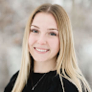 Meet your Posher, Danielle